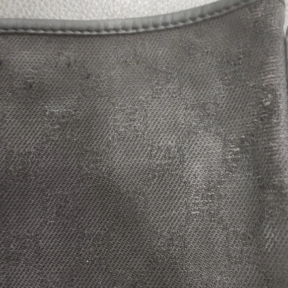 Gucci Canvas Abbey Elegant Black Crossbody Bag - Picture 8 of 9